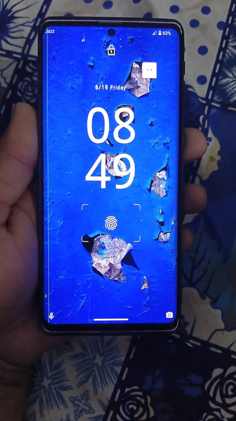 Sharp Aquos R6 3