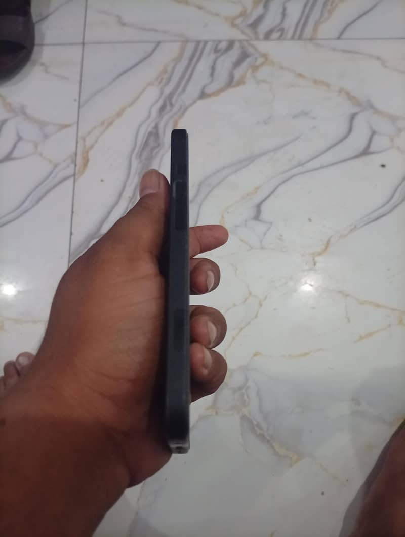 Apple iPhone 15 2