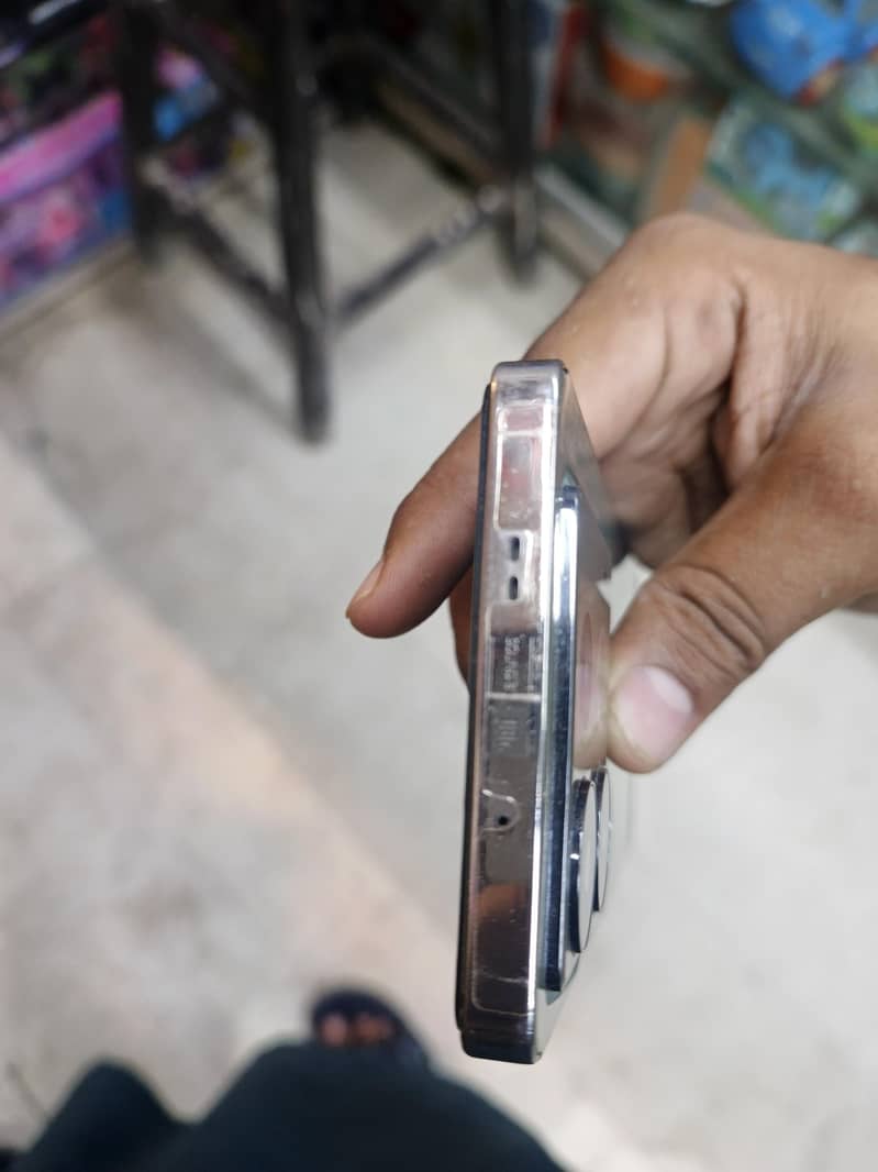 Infinix Note 40 5