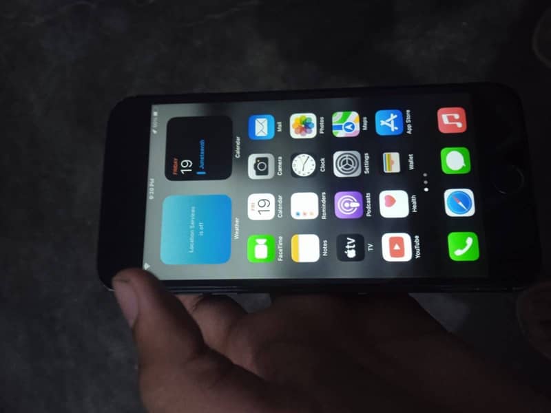 Apple iPhone 8 Plus 1