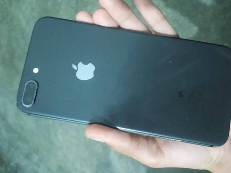 Apple iPhone 8 Plus 2