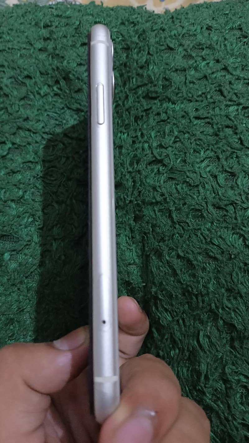 Apple iPhone 11 6