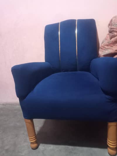 4 chairs and 2 tables