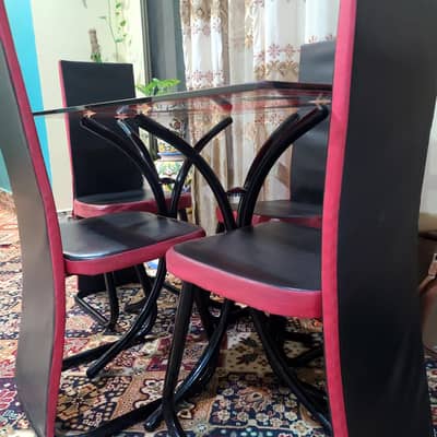 Selling Dinning Table with 4 Chairs