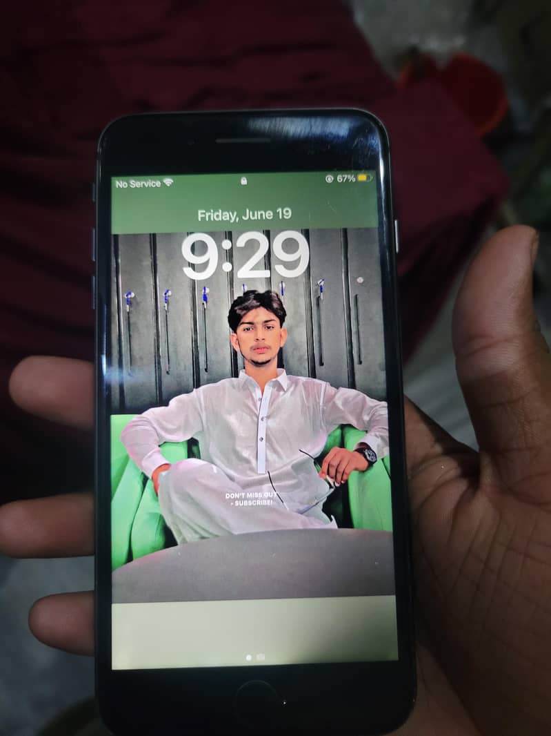 Apple iPhone 8 Plus 0