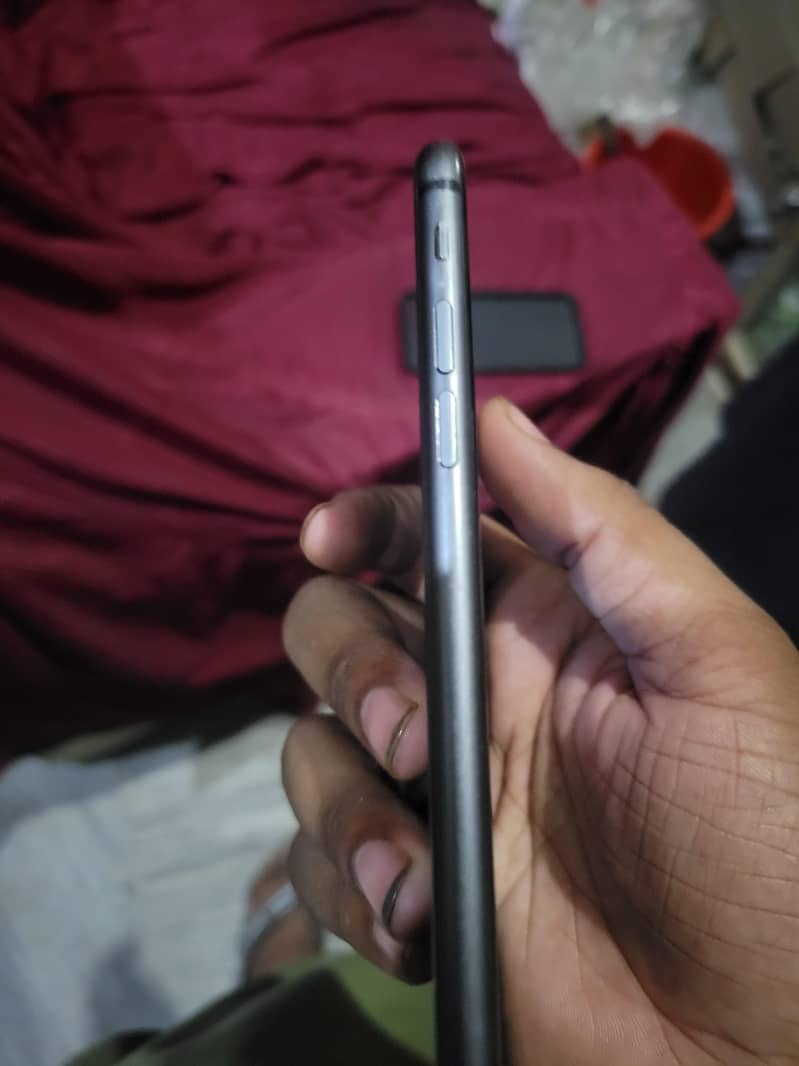 Apple iPhone 8 Plus 2