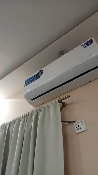 Midea Xtreme 1.5 Ton Inverter AC T3