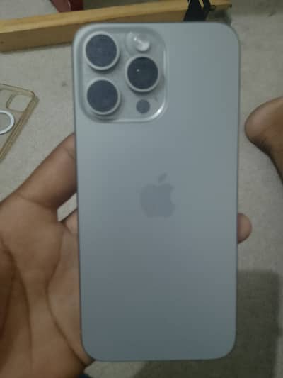 I phone 15 pro max bilkul new h 10/10 only spare parts icloud lga how
