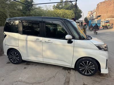 Toyota Roomy 2023