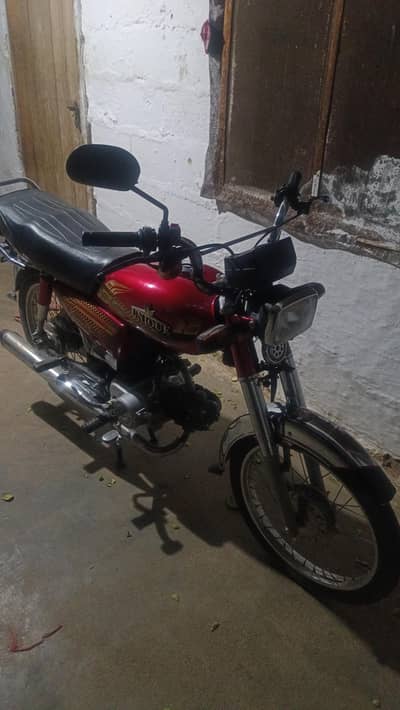 bike saf hi anjan ki garanti hi Sab kuch ok hi batre tyer badi Sab ok