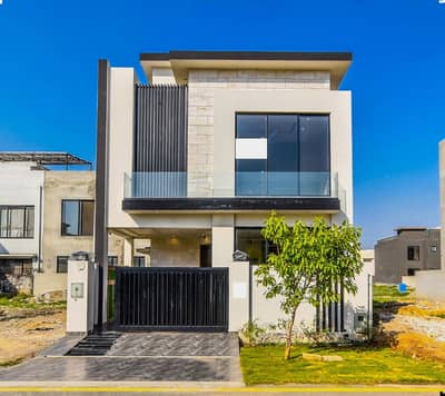 5 Marla Used House for Sale in DHA Phase 6 Block D Beautifully Maintained House with 8kW Solar Installed