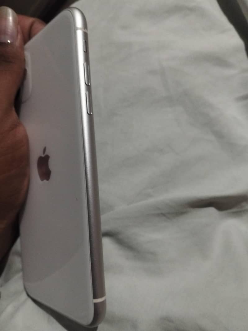 Apple iPhone 11 1