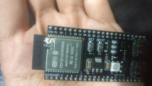 ESP32 S3 r16m8