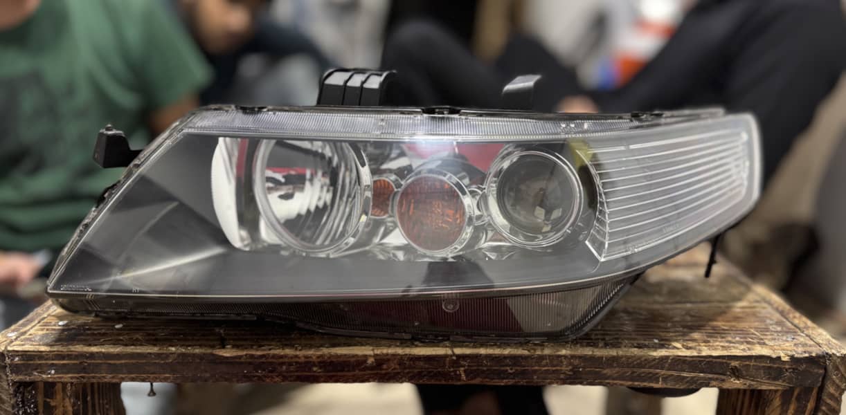 CL9 headlight left side 0