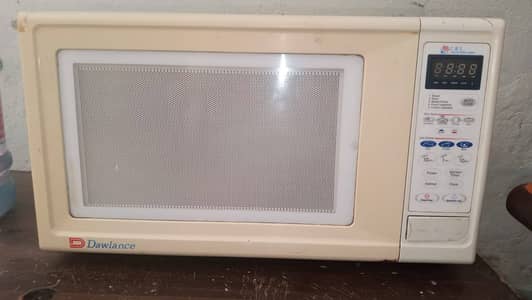 Dawlance Microwave Oven 9/10 condition