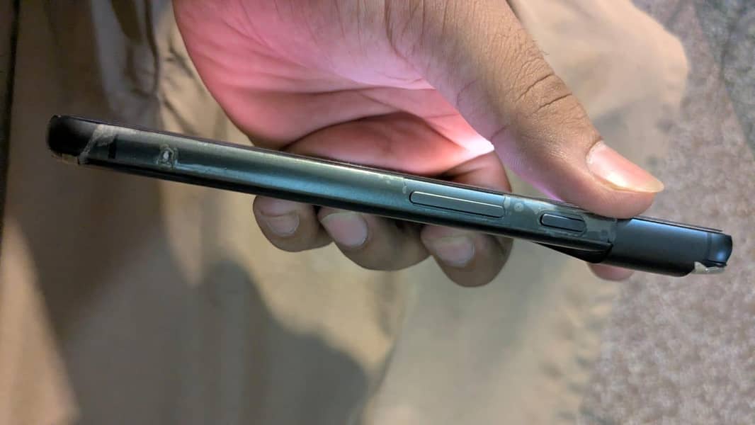 Google Pixel 8 4
