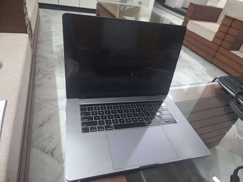 Macbook Pro 2017 0