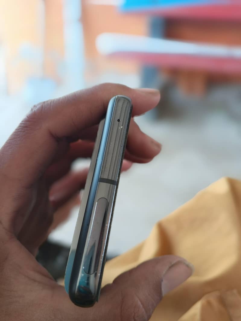 Google Pixel 8 Pro 2