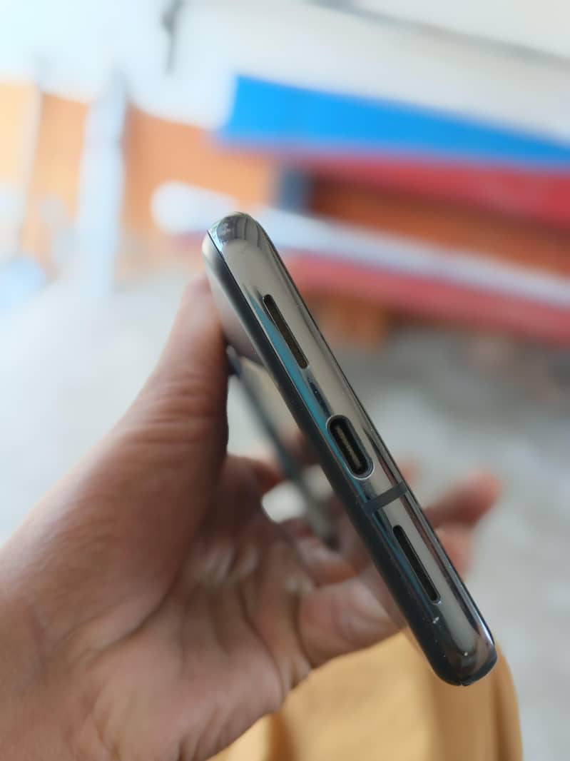Google Pixel 8 Pro 4