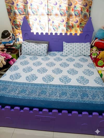 Habbit Castle King Size bed