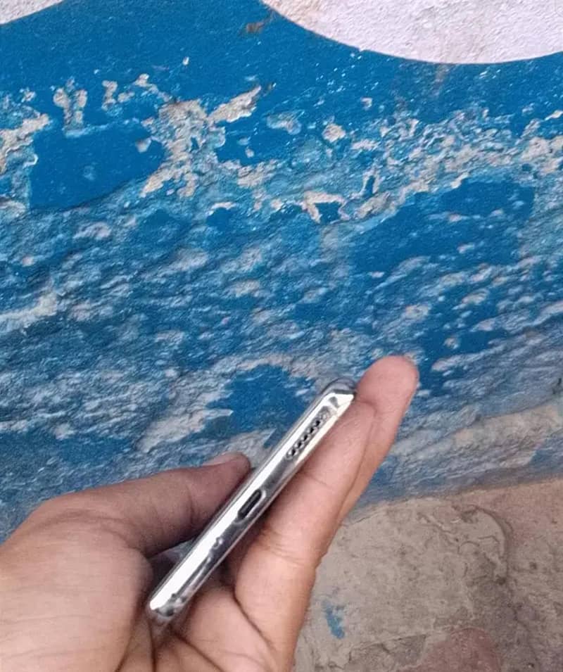 Tecno CAMON 40 Pro 1