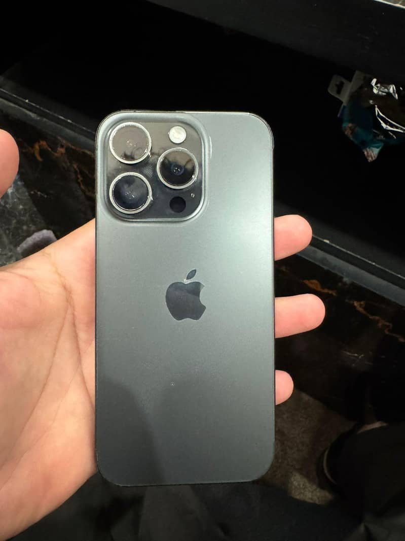 Apple iPhone 15 Pro 0