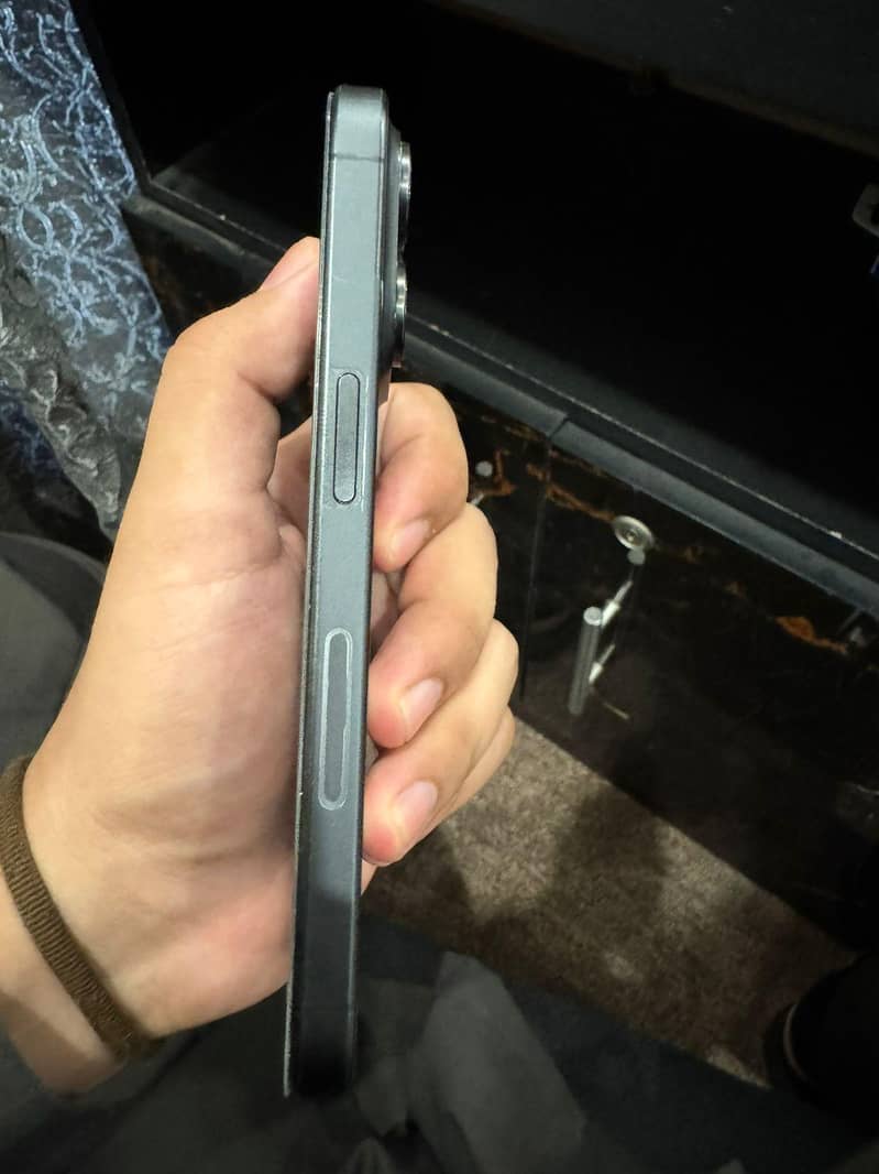 Apple iPhone 15 Pro 1