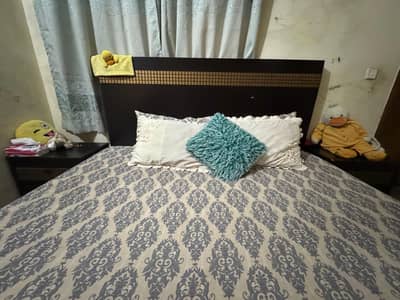 king Size Wooden Bed, side drawers and Dressing Wall mirror Set