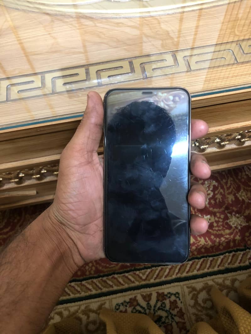 Apple iPhone XS Max 1