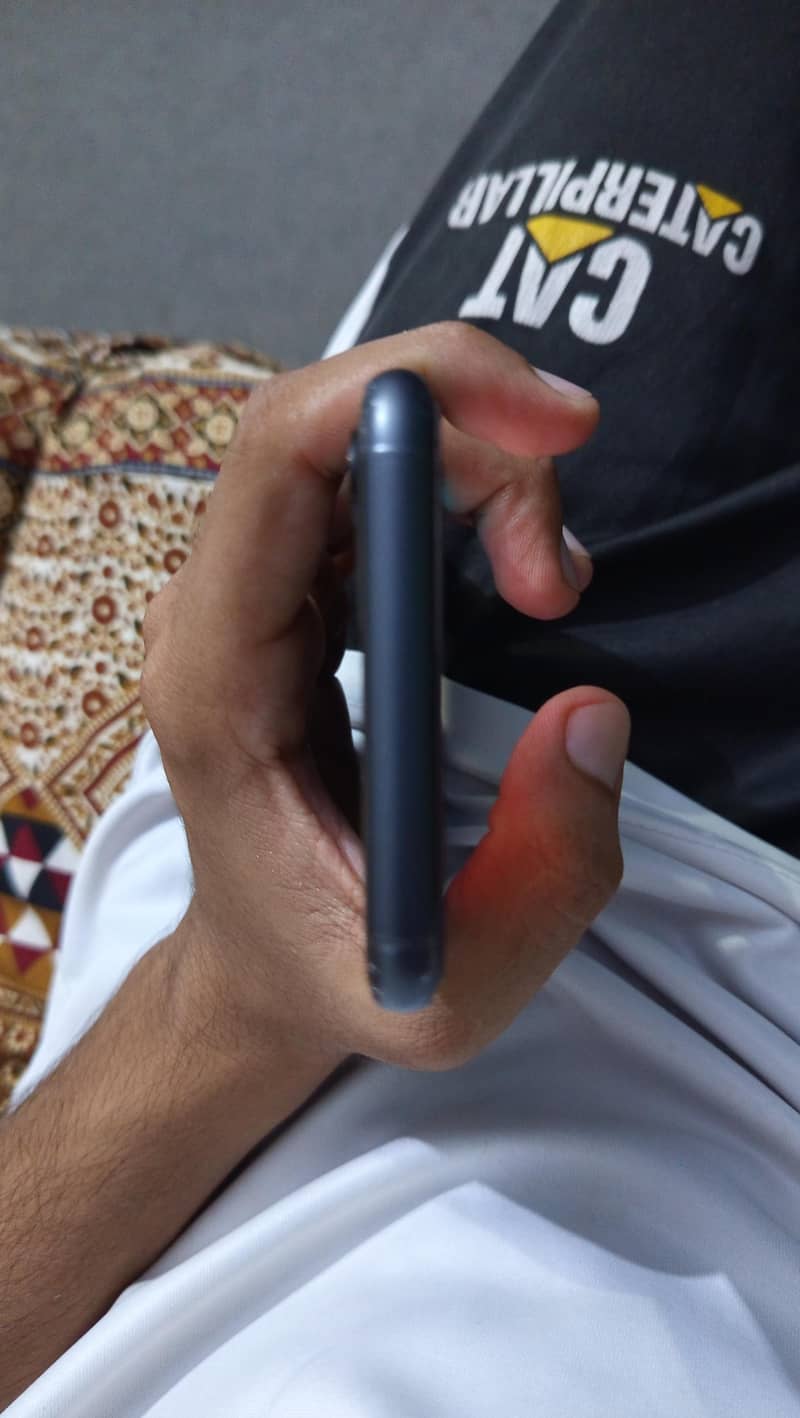 Apple iPhone 11 2