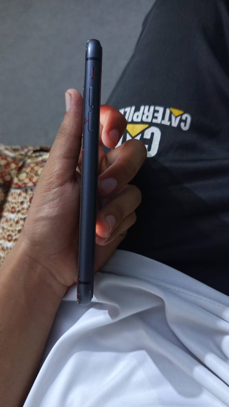 Apple iPhone 11 5