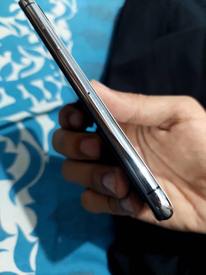 Apple iPhone X 1