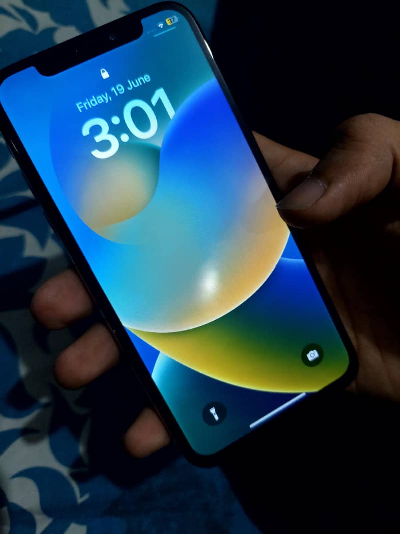 Apple iPhone X 5