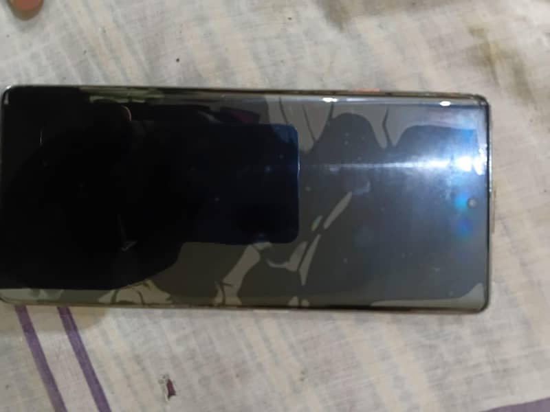 Tecno CAMON 40 Pro 1
