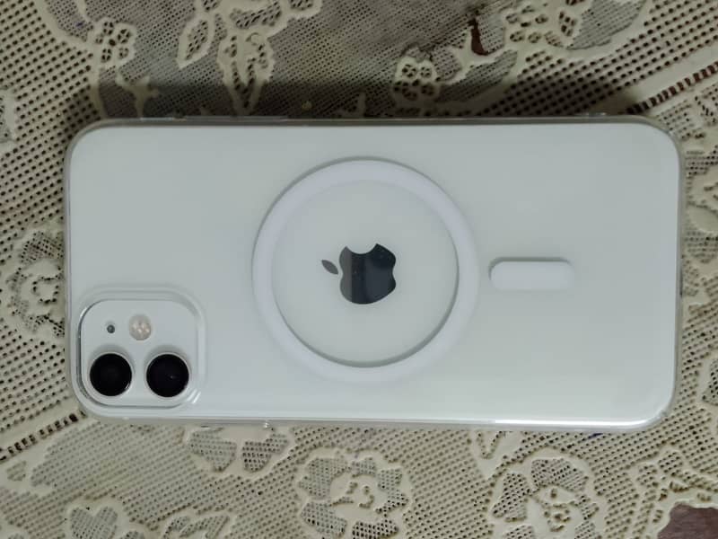 Apple iPhone 11 0