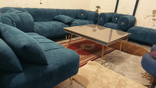 8 seater sofa with 2 corner table 1 senter table brand new