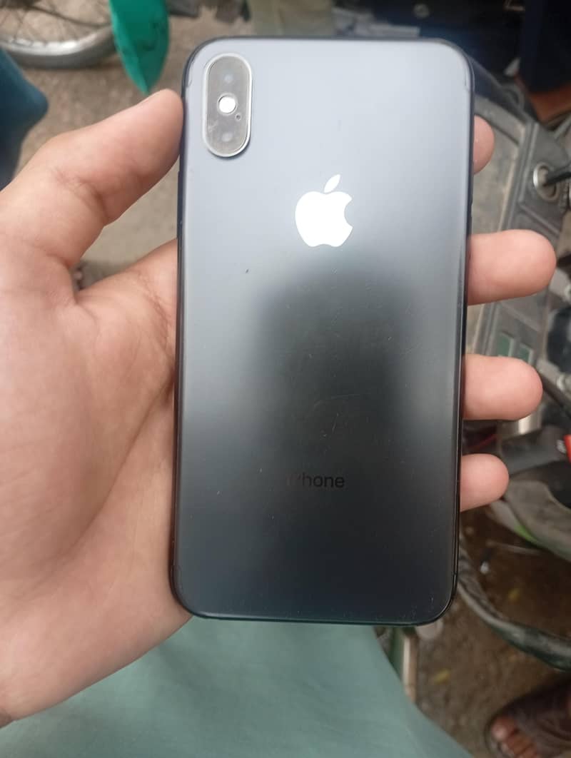 Apple iPhone XS 1