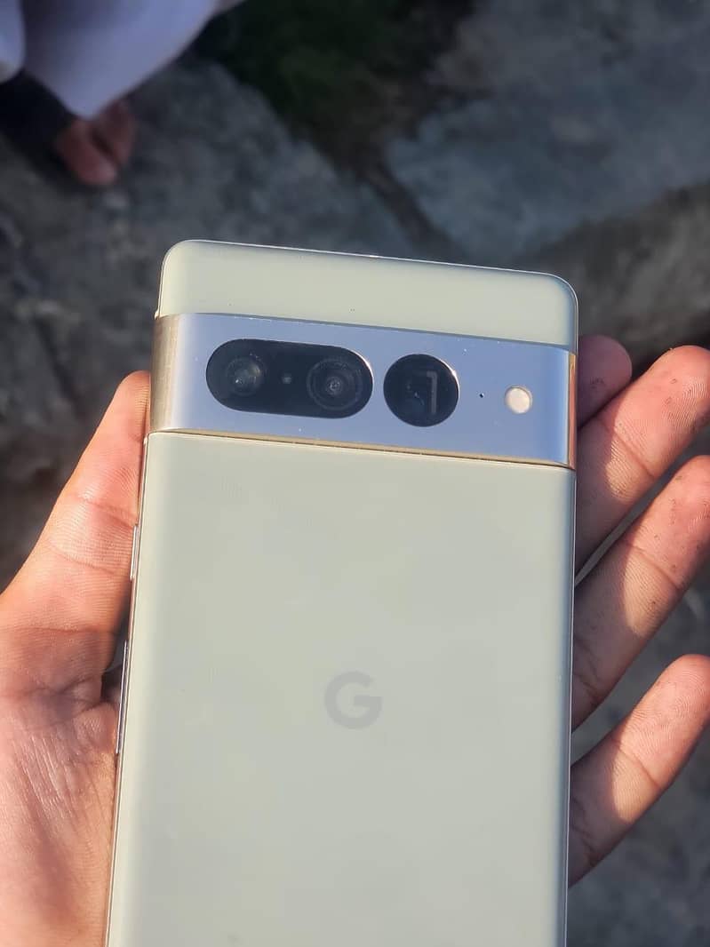 Google Pixel 7 Pro 4