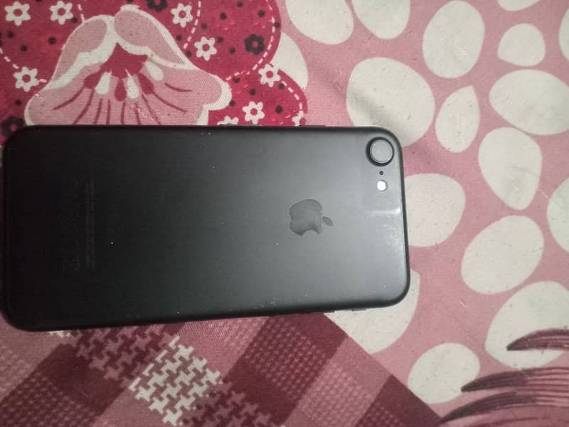 Apple iPhone 7 1