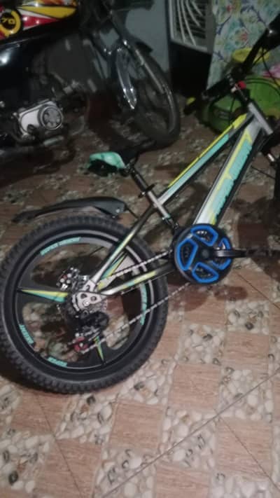 10by10 all ok ha gear cycle original gear 2 month chali ha imported