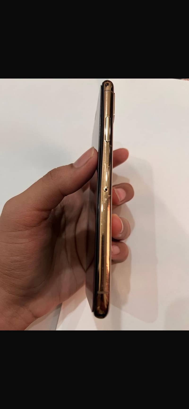 Apple iPhone XS 4
