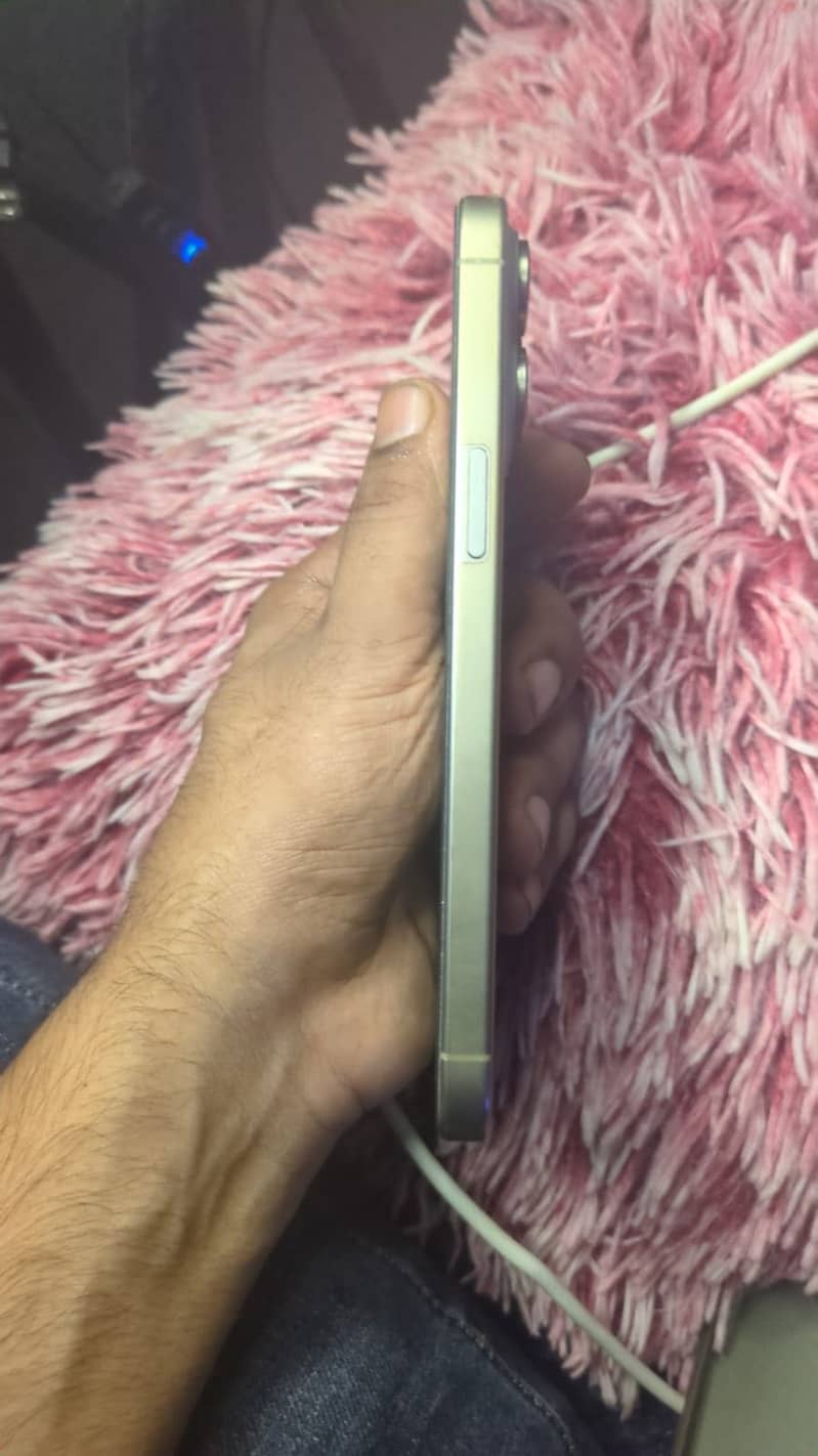Apple iPhone 15 Pro Max 1