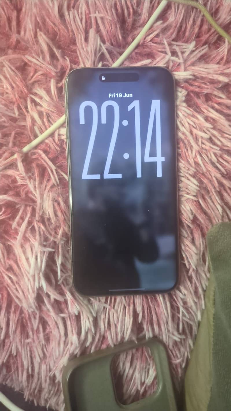 Apple iPhone 15 Pro Max 2