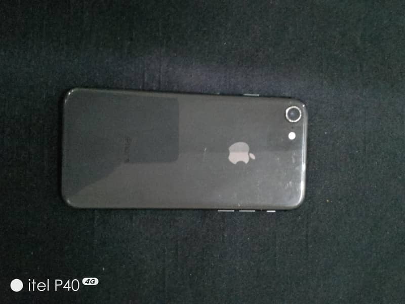 Apple iPhone 8 1