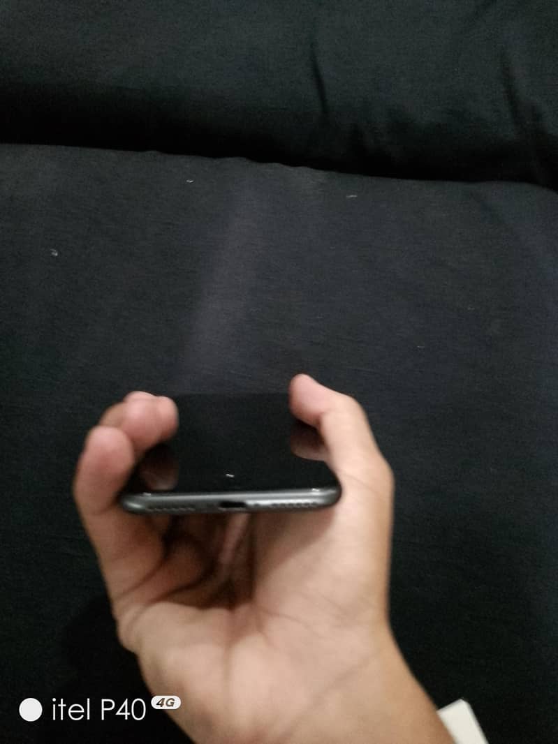 Apple iPhone 8 5