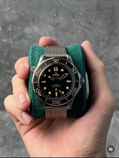 OMEGA SEAMASTER JAMES BOND 007