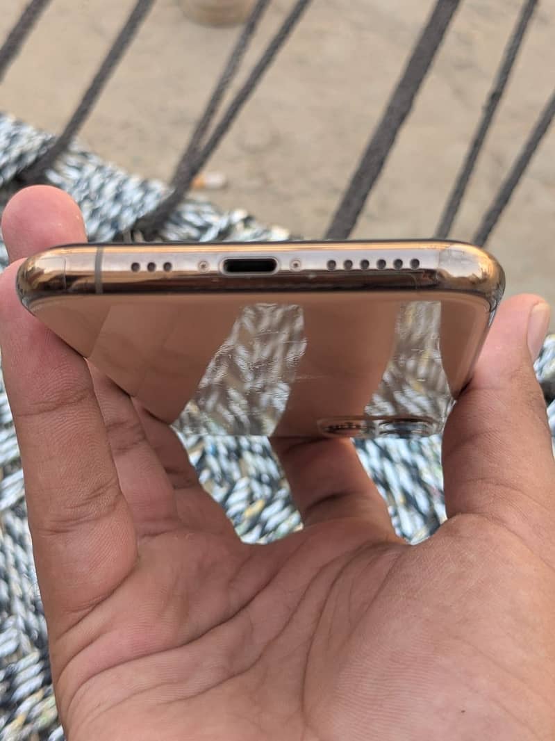 Apple iPhone 11 Pro 1