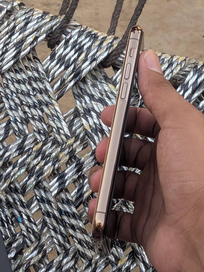 Apple iPhone 11 Pro 3