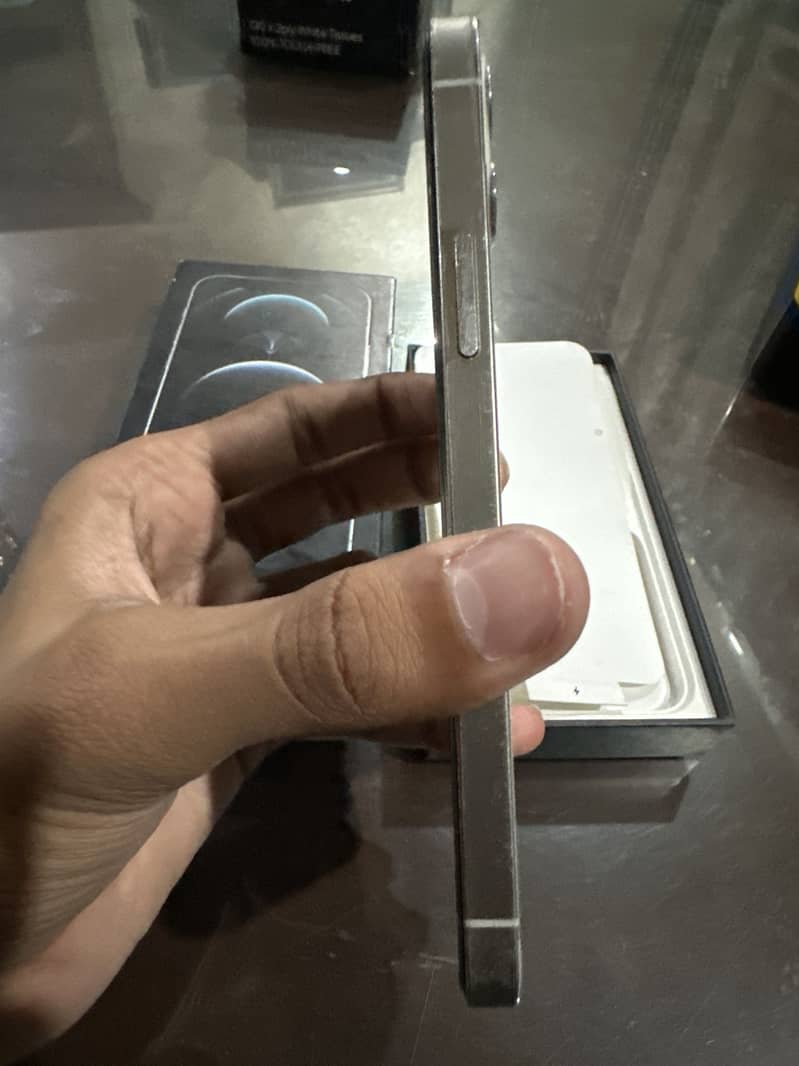 Apple iPhone 12 Pro 3