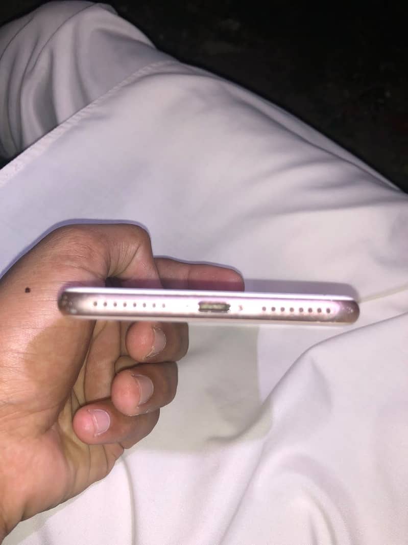 Apple iPhone 8 Plus 4